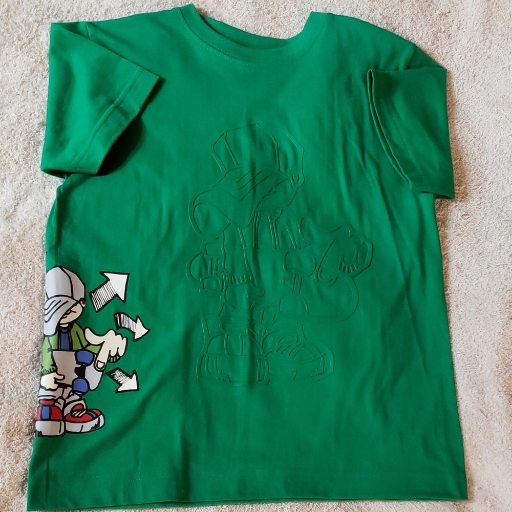 Kids Green Short-Sleeve Graphic Tee with Side Character Print